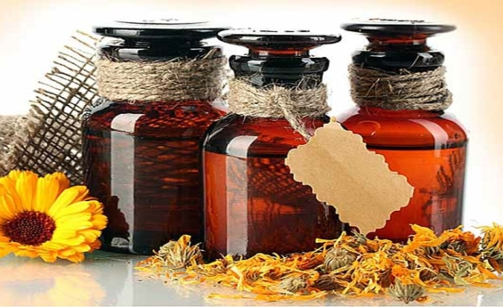 Tinkturen nach alten Klosterrezepten: Gesundheit aus dem Kräutergarten